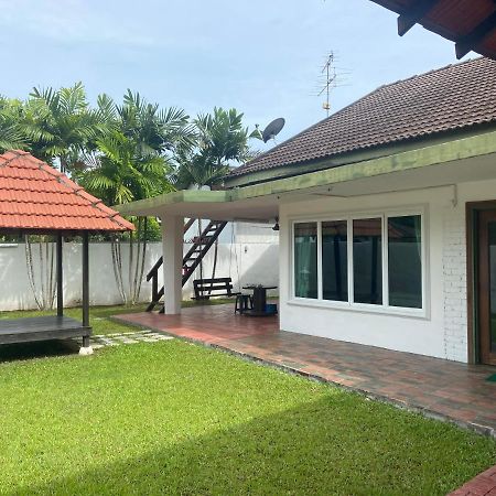 Melaka Beach Villa C Type Exterior foto