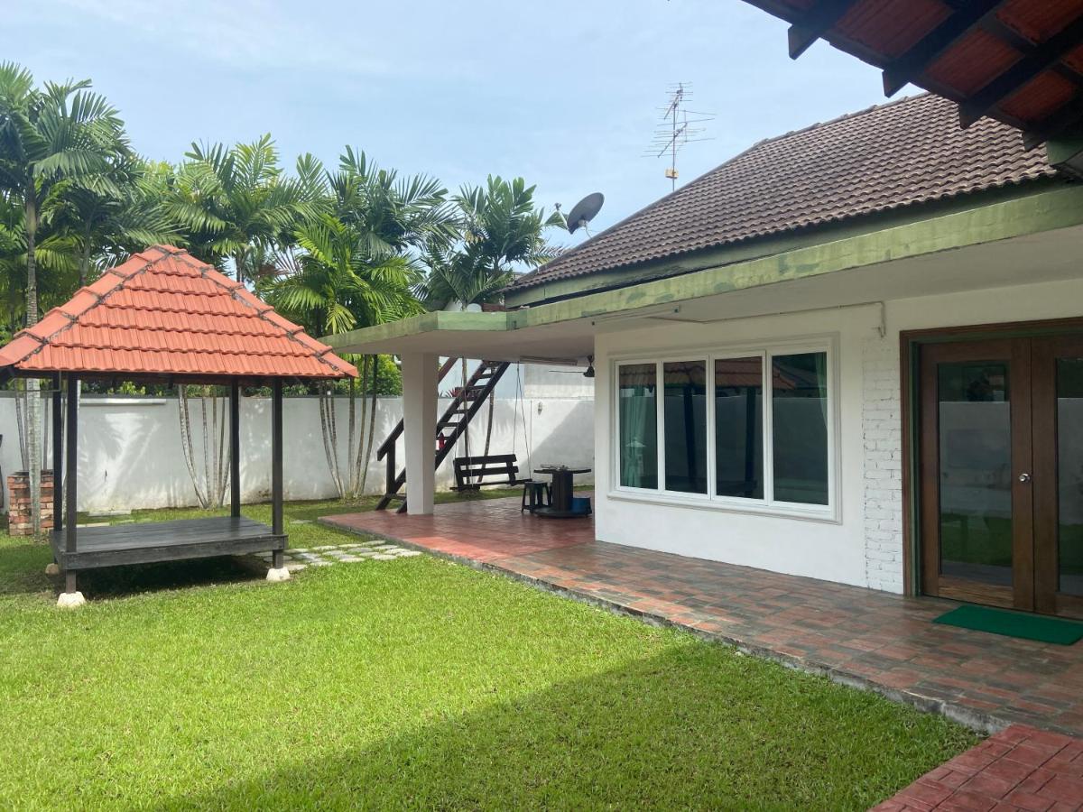 Melaka Beach Villa C Type Exterior foto